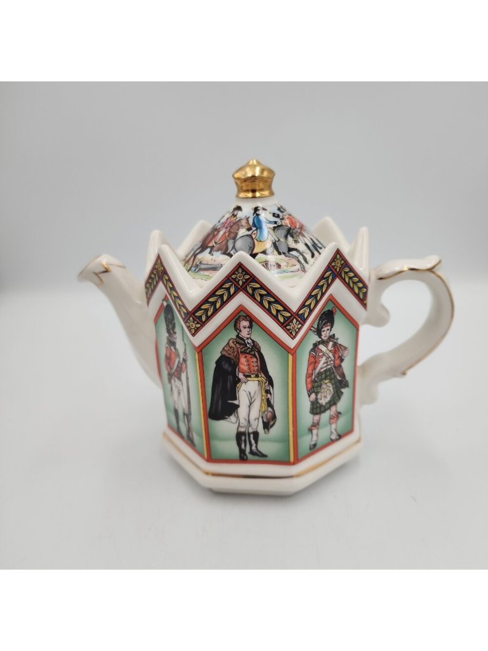 JAMES SADLER Teapot "Battle of Waterloo 1815" Made in England Porcelain